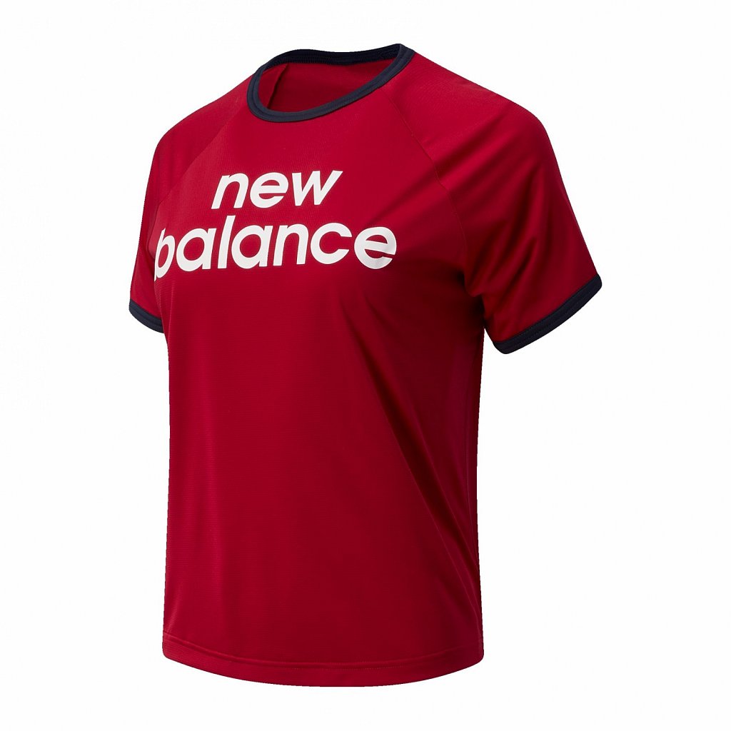 New-Balance-HW-2020-W-Achiever-Graphic-High-Low-Tee-red-EUR-2995.jpg