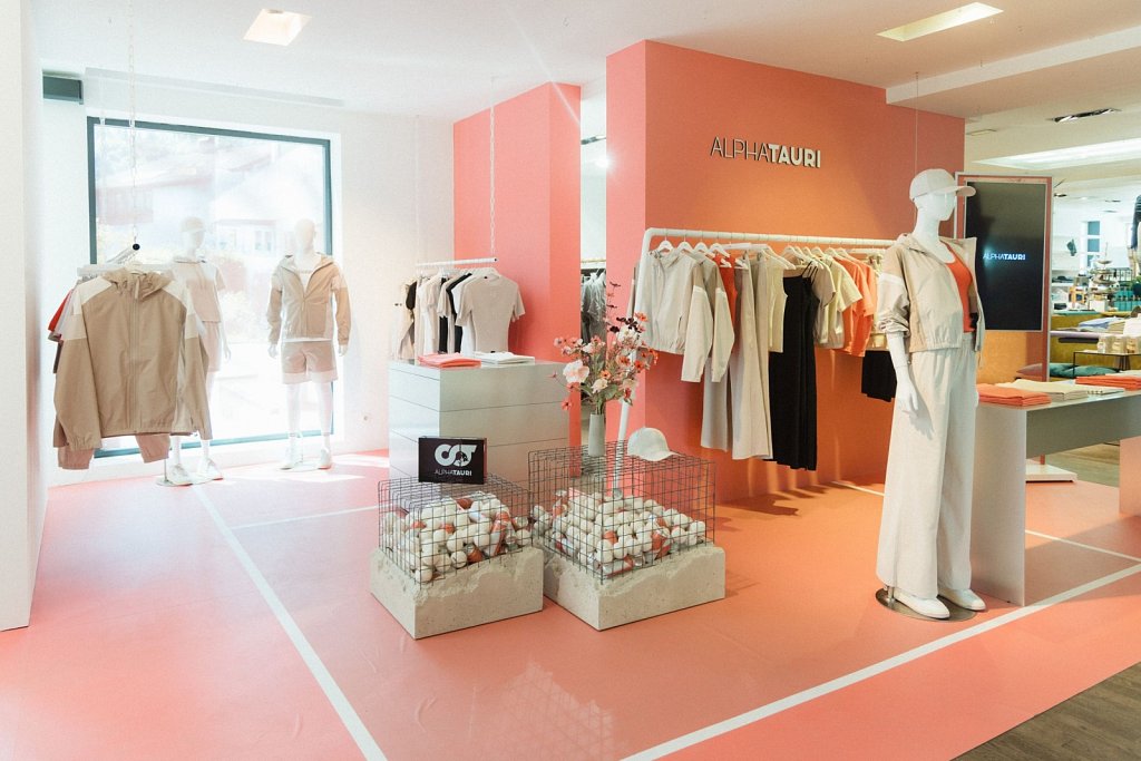 REYERlooks-AlphaTauri-High-Summer-Capsule-Collection-Pop-up-5.JPG