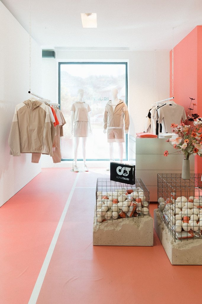 REYERlooks-AlphaTauri-High-Summer-Capsule-Collection-Pop-up-6.JPG
