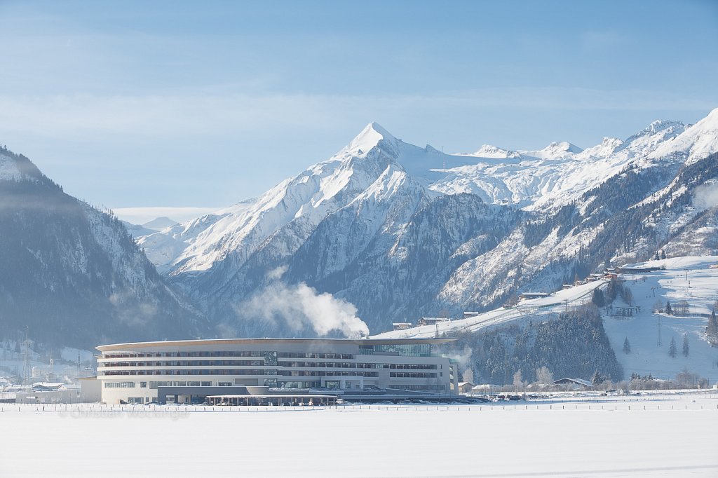 TAUERN-SPA-Aussenansicht-Winter-2.jpg