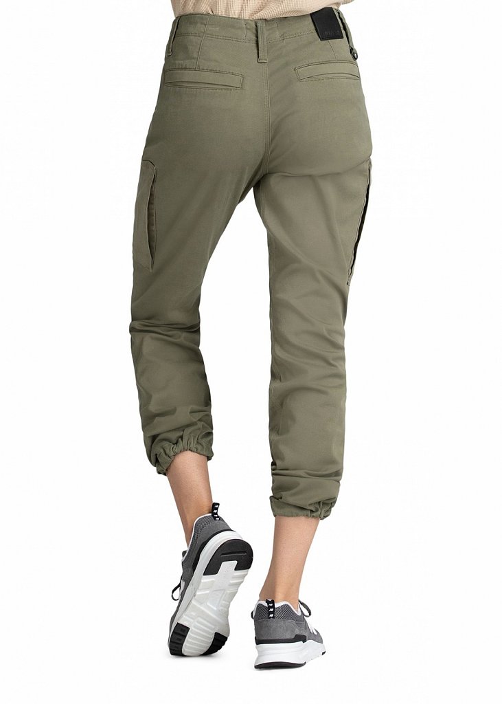 DUER-SS21-WPTT1006-Joggpants-mit-Tasche-olive-EUR-119-2.jpg