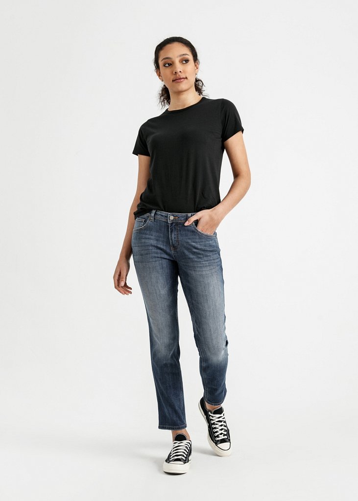 DUER-FW-2021-WFLR4012-Performance-Denim-Girlfriend-Jean-Heritage-Blue-Back-EUR-4.jpg