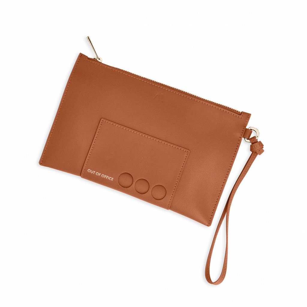 KAAI-BAGS-OOO-Pouch-Cognac-EUR-150.jpg