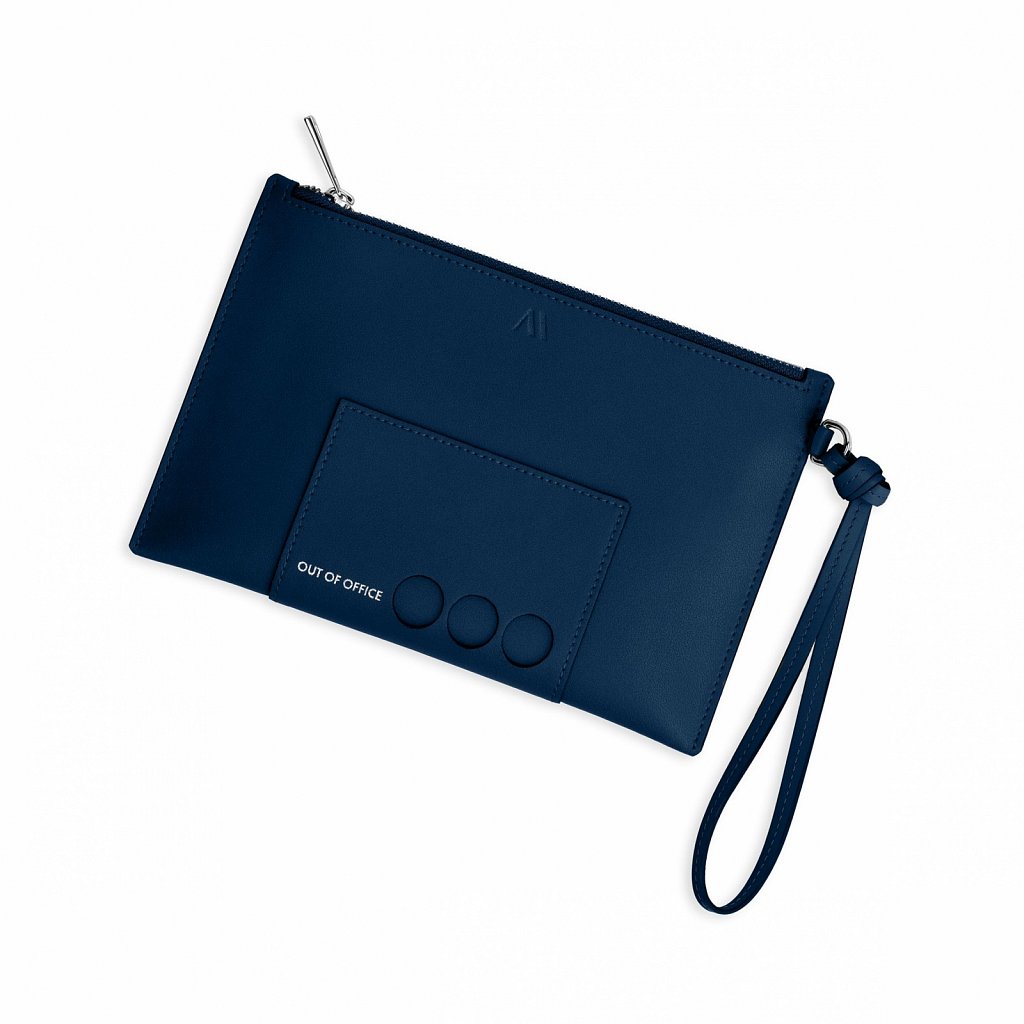 KAAI-OOO-Pouch-Night-Blue-EUR-150.jpg