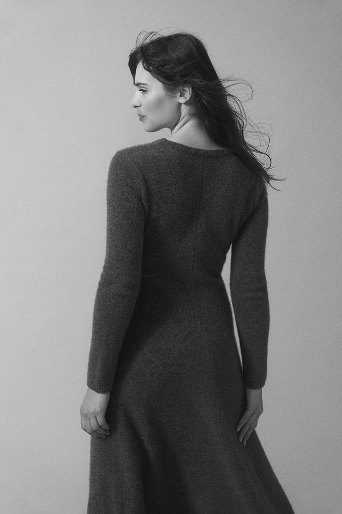 Philo-Sofie-Cashmere-FW-2025-BO2675-Col-0939-thunder-EUR-699-4.jpg